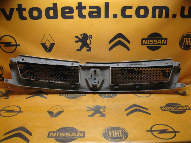 8200233765 Решетка радиатора купить Украина