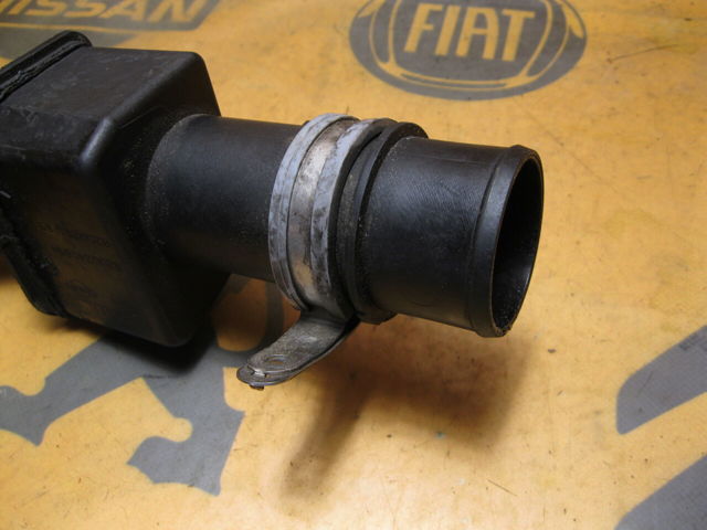8200240894 RENAULT Шланг (патрубок) интеркуллера купить в Ирпень