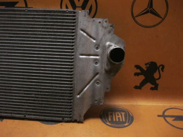 Охладитель наддувочного воздуха 8200252209 RENAULT