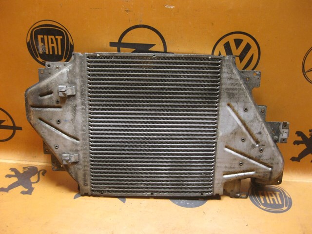 RENAULT 8200252209 Радиатор интеркуллера в наличии Украина