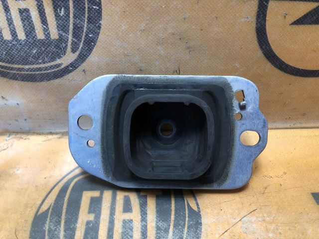 8200277209 RENAULT Подушка (опора) двигателя левая купить в Киев