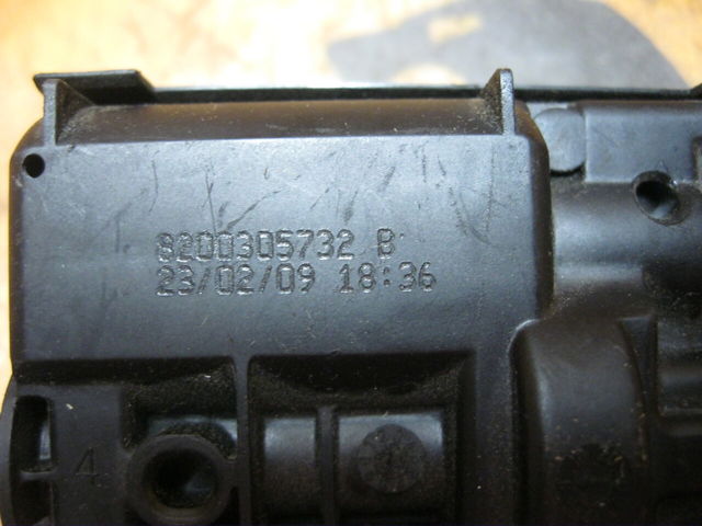 8200305732 RENAULT Мотор-привод открытия лючка бака купить в Черновцы