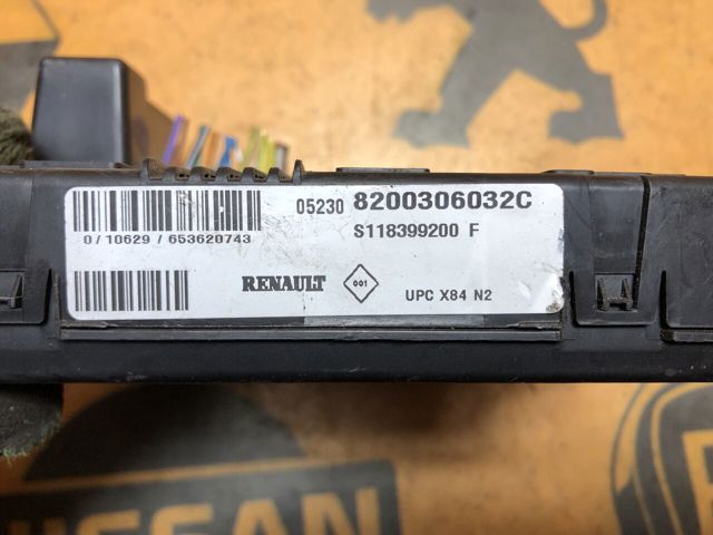 8200306032C RENAULT Блок предохранителей купить в Николаев