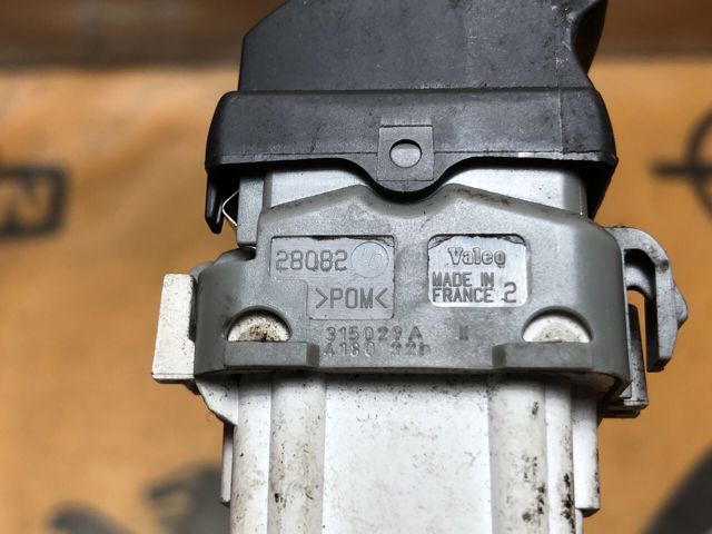 Кнопка подъемника задних стекол 8200315029 RENAULT