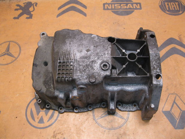 Масляный поддон двигателя 8200318813 RENAULT