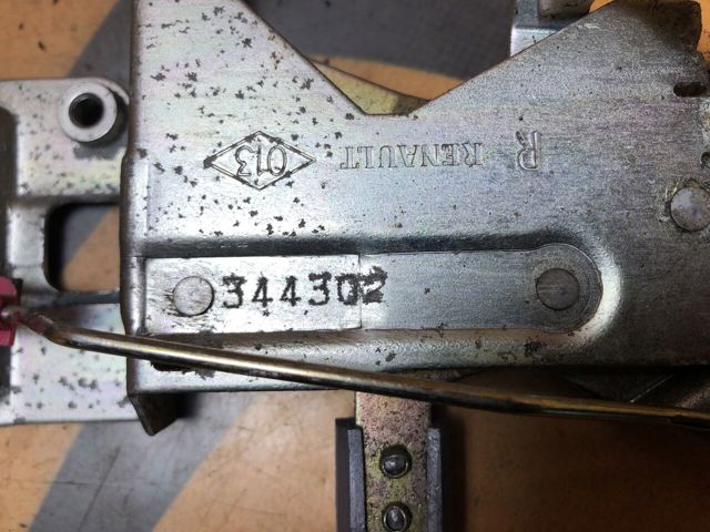 RENAULT 8200360708 Замок двери боковой сдвижной правой в наличии Житомир
