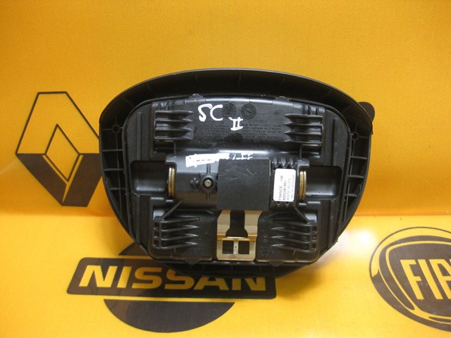 Подушка AIRBAG водительская 8200381851 RENAULT