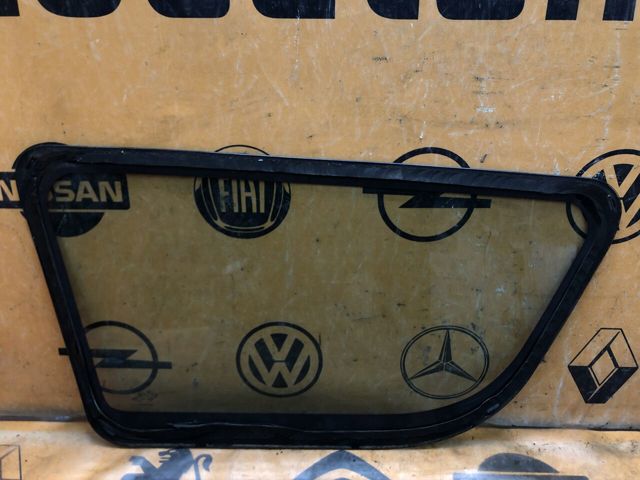 Стекло кузова/багажного отсека, левое 8200396109 RENAULT