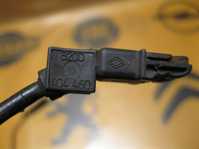 Датчик АБС (ABS) передний 8200404460 RENAULT