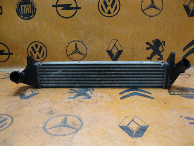 Охладитель наддувочного воздуха 8200409045 RENAULT