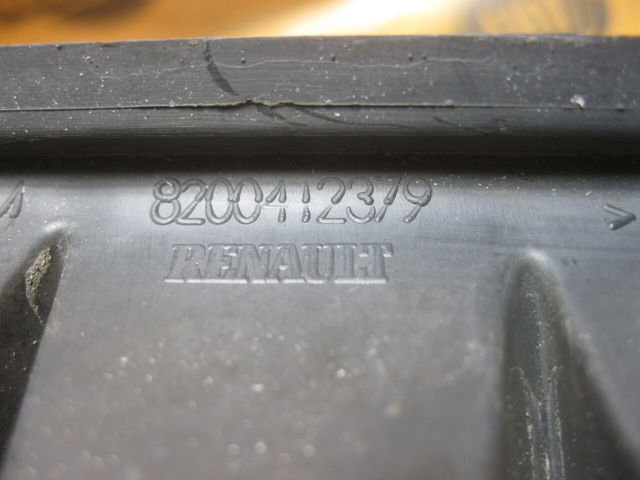 RENAULT 8200412379 Решетка бампера переднего в наличии Сумы