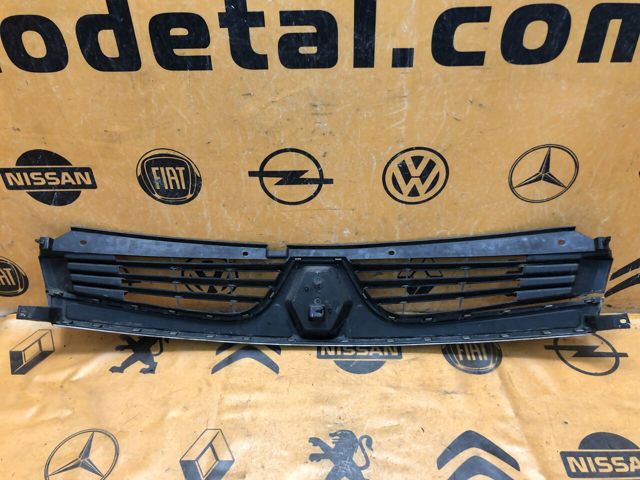 8200426365 RENAULT Решетка радиатора купить в Киев
