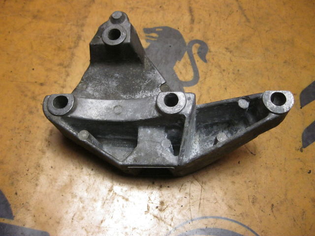8200437464 RENAULT Правая подушка двигателя купить в Кривой Рог