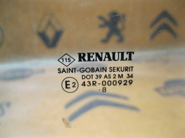 Стекло водительской двери 8200439460 RENAULT