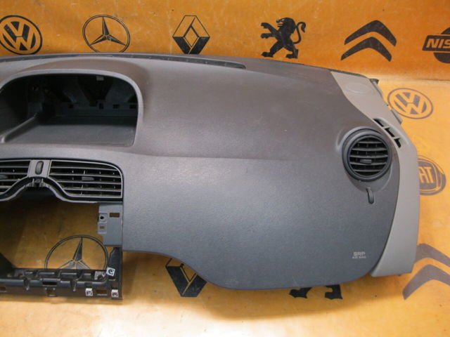 RENAULT 8200454114 Панель салона передняя "торпедо" в наличии Ирпень