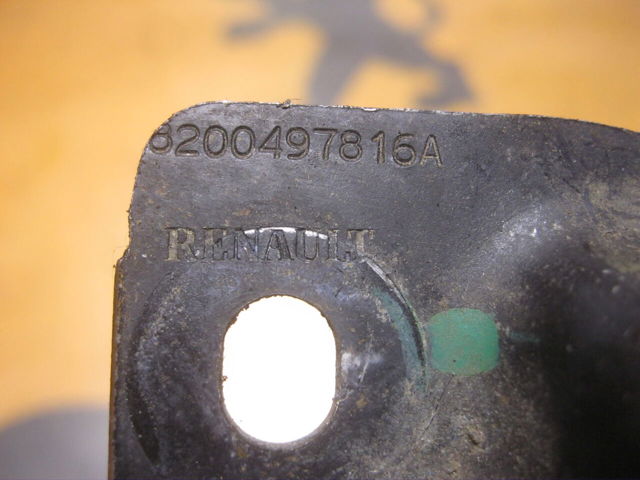 8200497816 RENAULT Петля-зацеп (ответная часть) замка двери задней распашной левый нижний купить в Ирпень