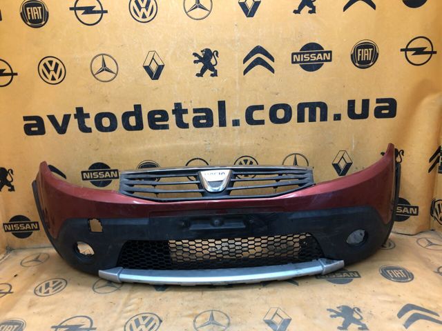 Бампер на авто 8200526596 RENAULT