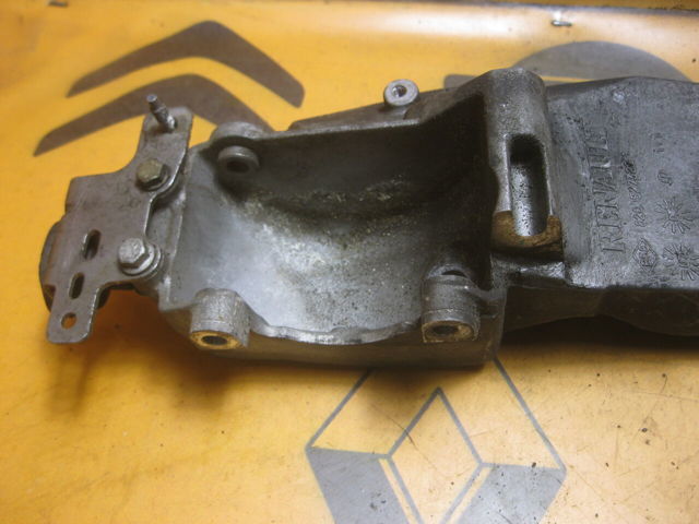 8200527320 RENAULT Кронштейн генератора купить в Черкассы