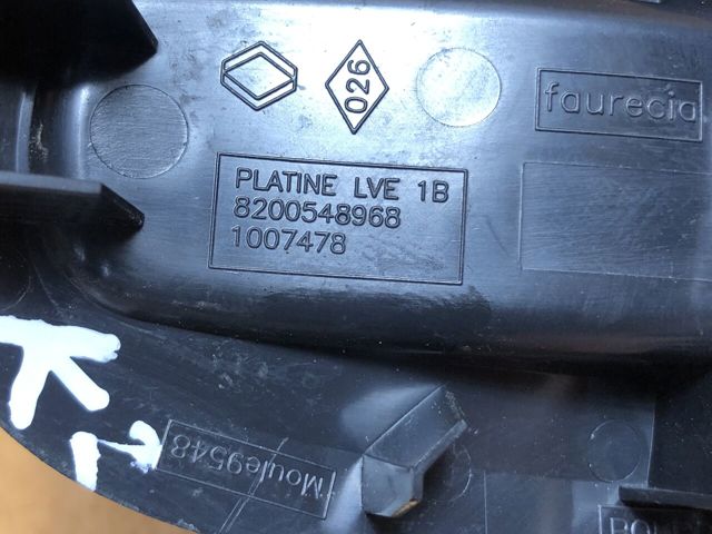 Кнопки переднего правого стеклоподъёмника 8200548968 RENAULT