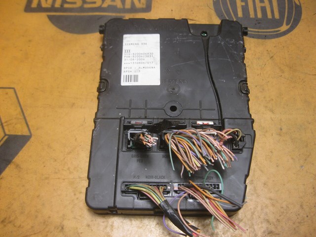 Коробка предохранителей 8200606830 RENAULT
