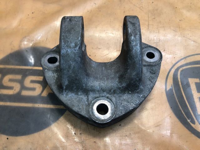 Кронштейн подушки (опоры) двигателя, задней 8200675217 RENAULT