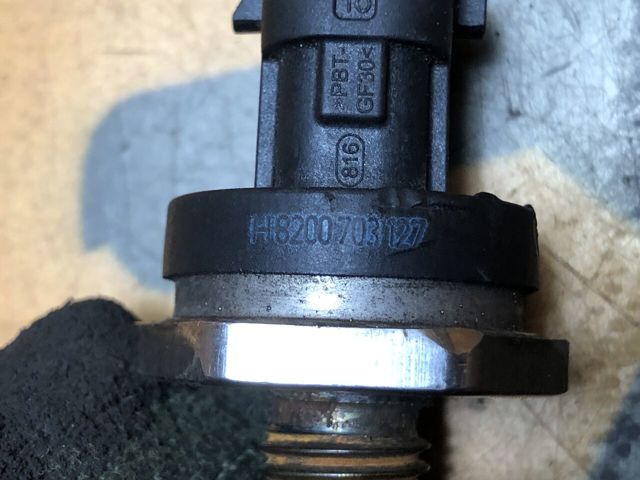 RENAULT 8200703127 Датчик давления топлива в наличии Полтава