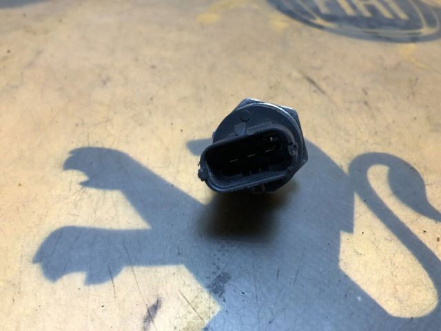 8200703127 RENAULT Датчик давления топлива купить в Тернополь