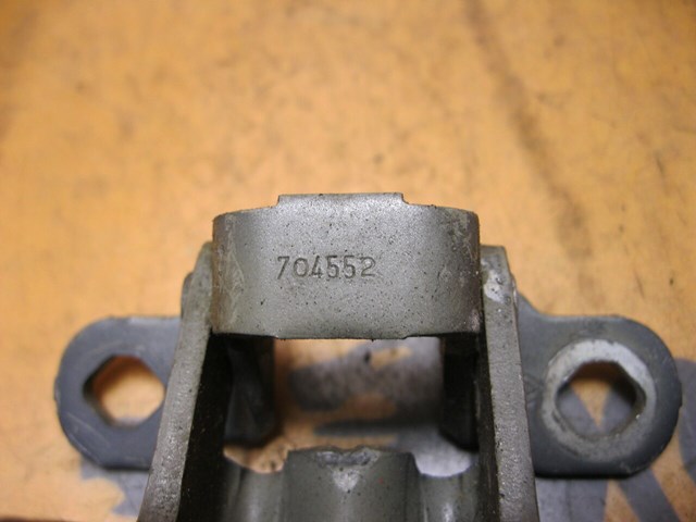 RENAULT 8200704552 Петля двери передней в наличии Чернигов