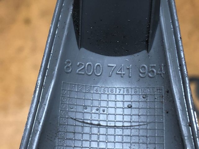 8200741954 RENAULT Ручка крыши салона купить в Тернополь