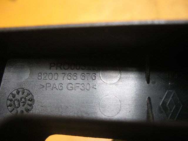 RENAULT 8200766676 Ручка двери задней (распашной) правая внутренняя в наличии Ужгород