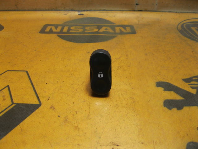 Выключатель центрального замка 8200870250 RENAULT