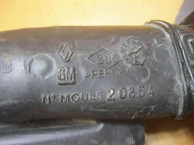 RENAULT 8200883968 Горловина топливного бака в наличии Украина