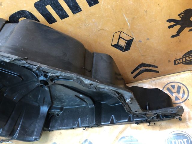Облицовка багажного отсека нижняя 8200890248 RENAULT