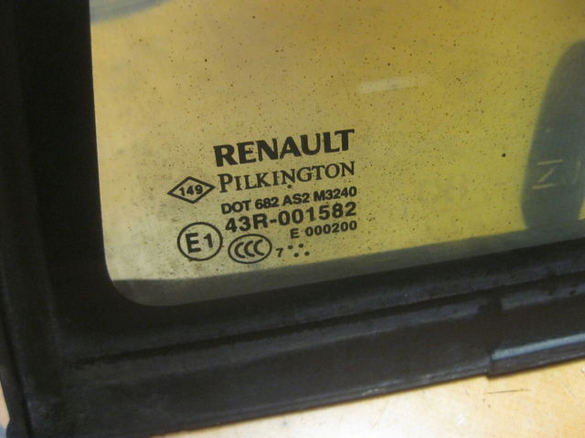 RENAULT 822210002R Стекло-форточка двери задней левой в наличии Винница