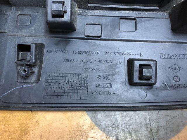 828772096R RENAULT Молдинг задней левой двери купить в Украина