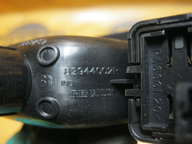 RENAULT 82944002R Кнопка подъемника заднего стекла в наличии Сумы