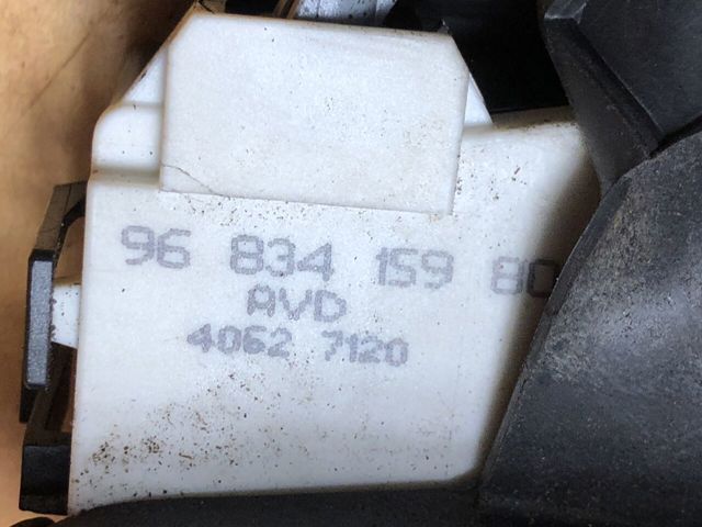 PEUGEOT 9683415980 Замок двери передней правой в наличии Тернополь