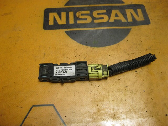 Датчик Айрбег передний 98582AX00A NISSAN