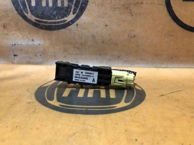 Датчик AIRBAG передний 98830AY00A NISSAN