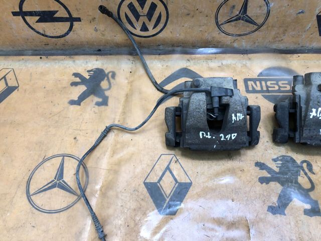 A0014203083 MERCEDES Суппорт тормозной передний правый купить в Ровно