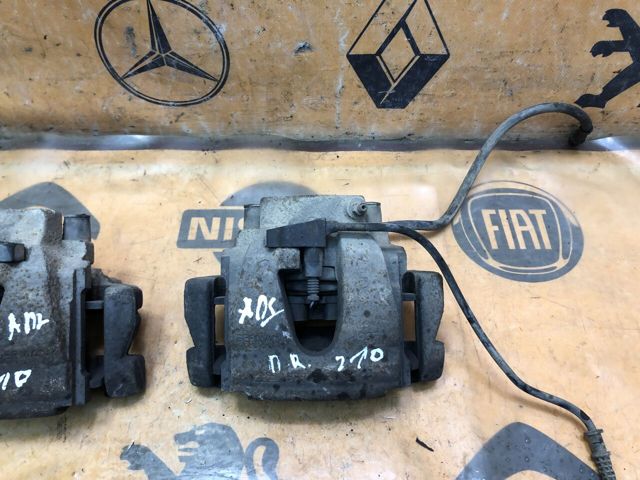 A0014203083 MERCEDES Суппорт тормозной передний правый купить в Харьков