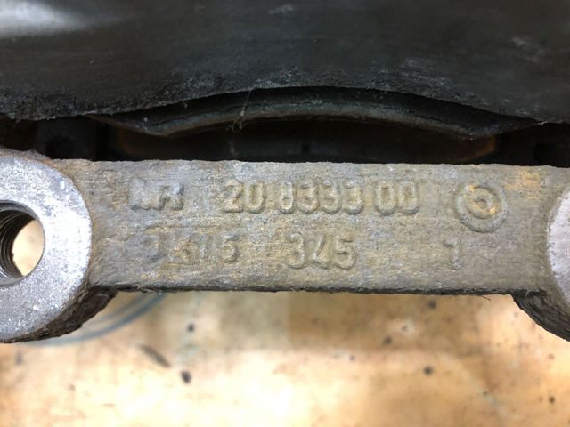 Суппорт тормозной, передний, левый A1634211998 MERCEDES