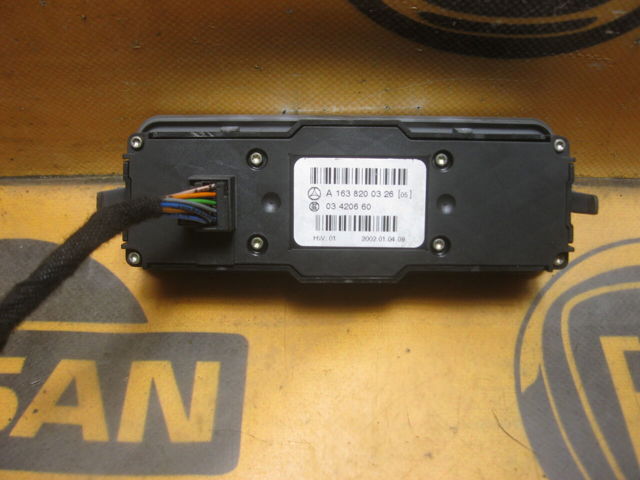 MERCEDES A1638200326 Кнопочный блок управления стеклоподъемником задний в наличии Кривой Рог