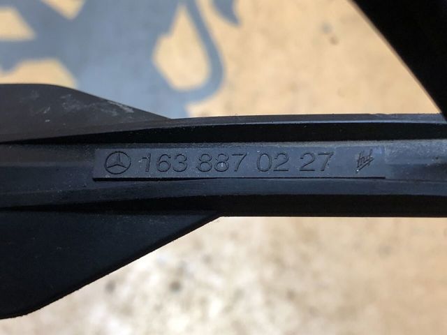 A1638800660 Замок капота купить Украина