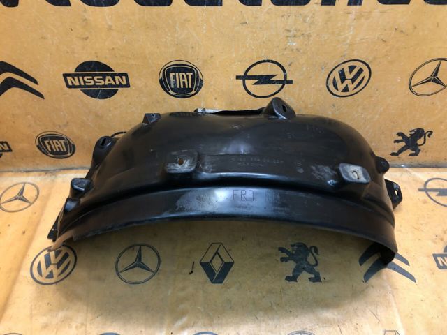 Правый подкрылок переднего крыла A1638840822 MERCEDES