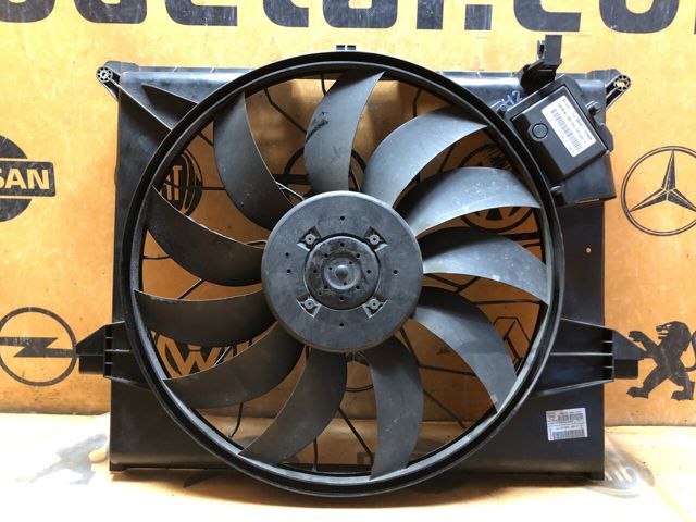 Диффузор радиатора охлаждения в сборе с мотором и крыльчаткой Mercedes R