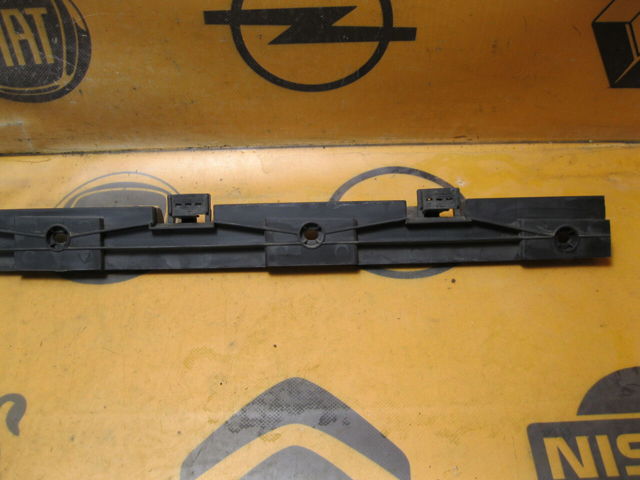 A1646982827 MERCEDES Кронштейн наружной накладки порога правой купить в Кривой Рог