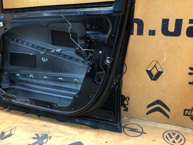 Пассажирская передняя дверь A1647201005 MERCEDES