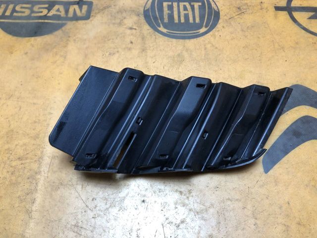 MERCEDES A1648880241 Решетка радиатора правая в наличии Украина