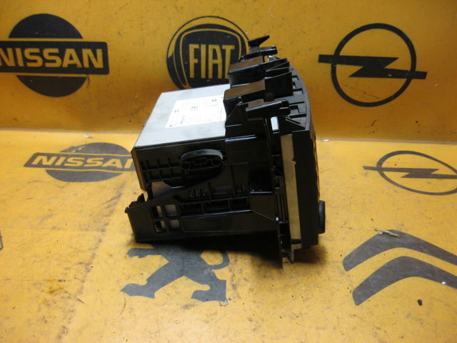 A1699002000 Магнитола (радио AM/FM) купить Днепр